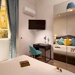 The Shell 3* Roma