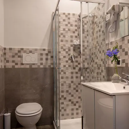 The Shell Nocleg ze śniadaniem 3*