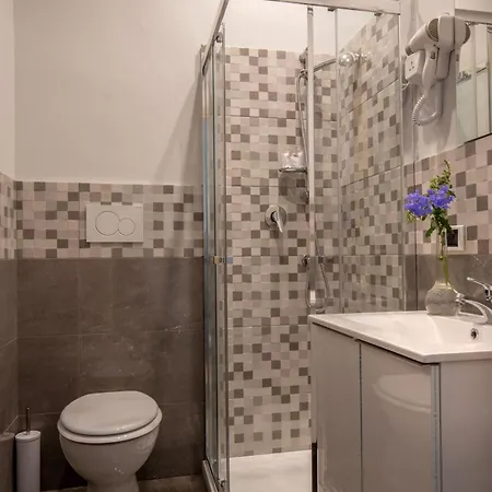 לינה וארוחת בוקר The Shell 3*