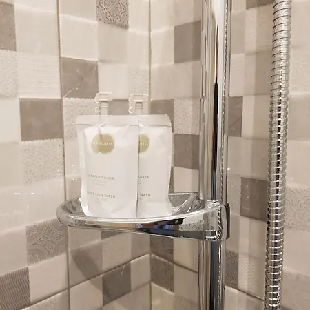 Bed & Breakfast The Shell Řím